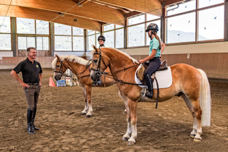 Geraeumige Reithalle